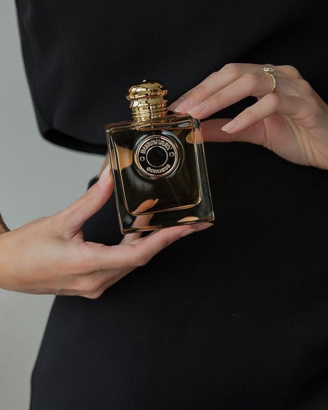 Burberry Goddess Eau De Parfum 100ml - Image 2