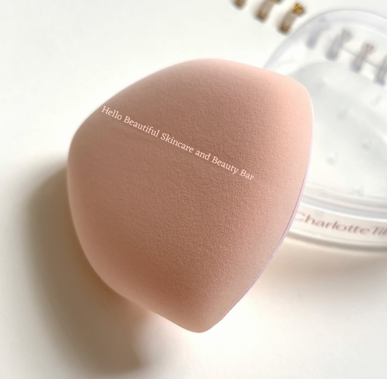 Authentic Charlotte Tilbury Make up Sponge With Clear Case - Image 3