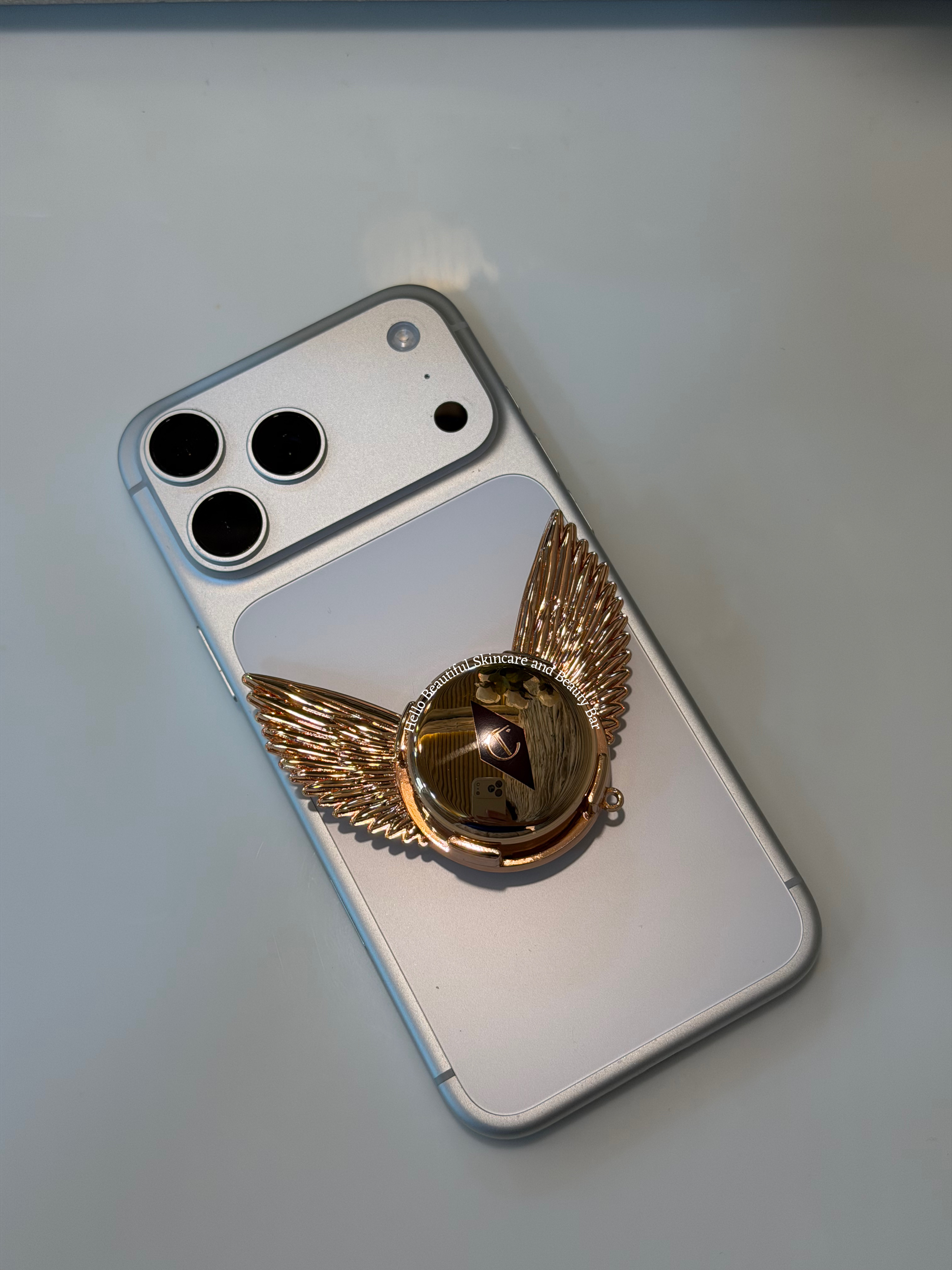 Charlotte Tilbury winged pop phone socket limited-edition  - Image 3