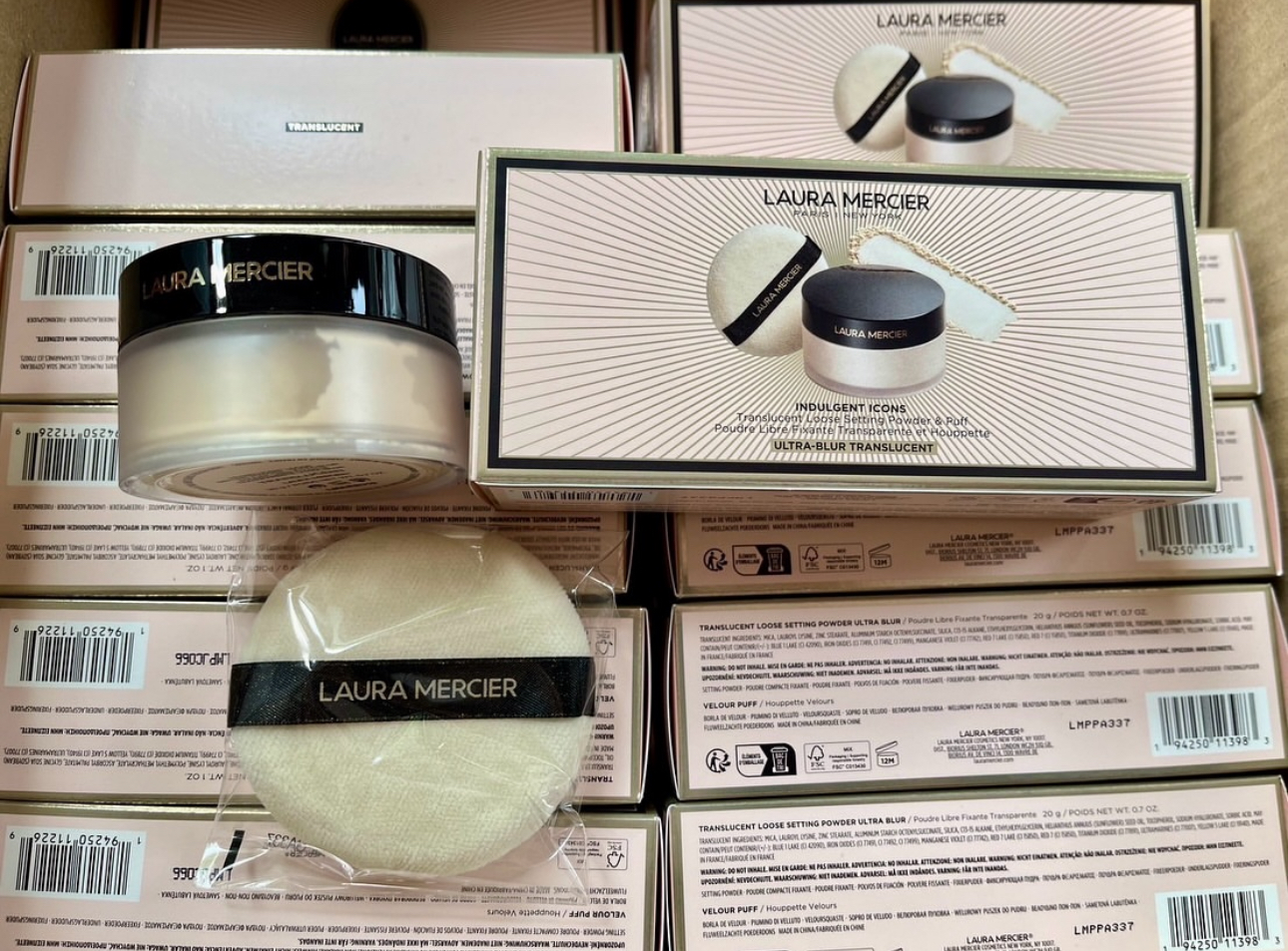 Laura Mercier Ultra Blur Translucent with Puff