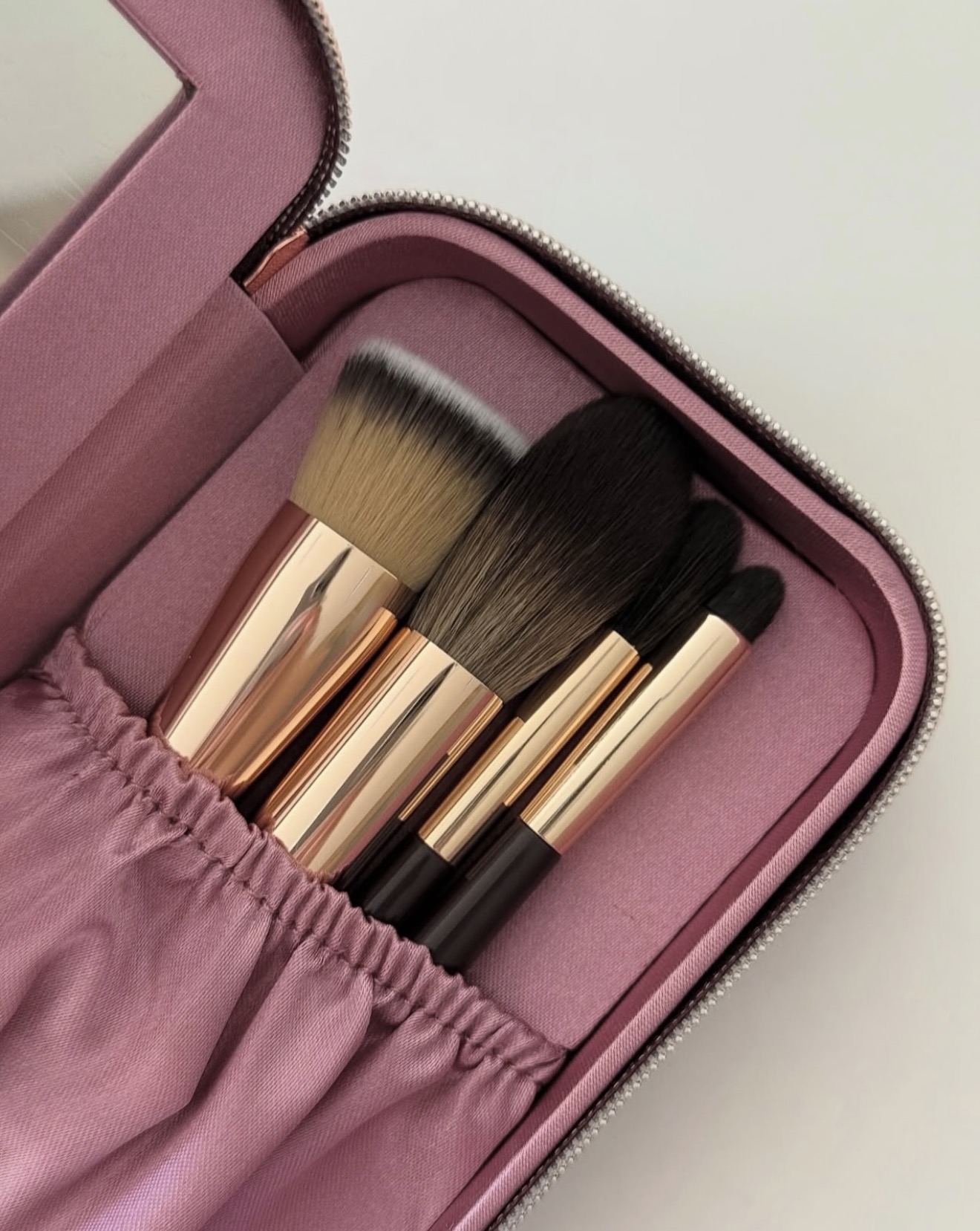 Charlotte Tilbury Travel Size Make Up Brushes With Mirror - Image 4