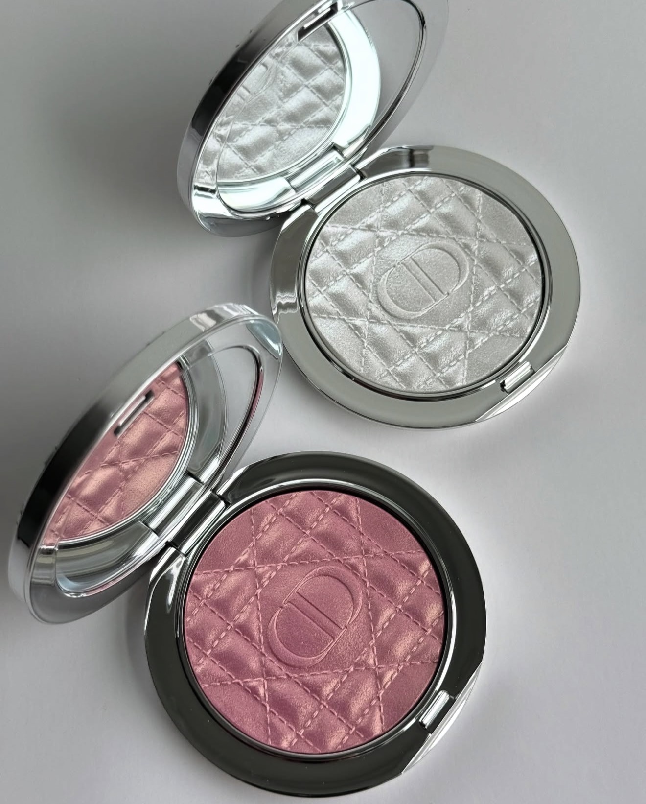 Dior Forever Glow Luminizer Complete with FREE paperbag - Image 3