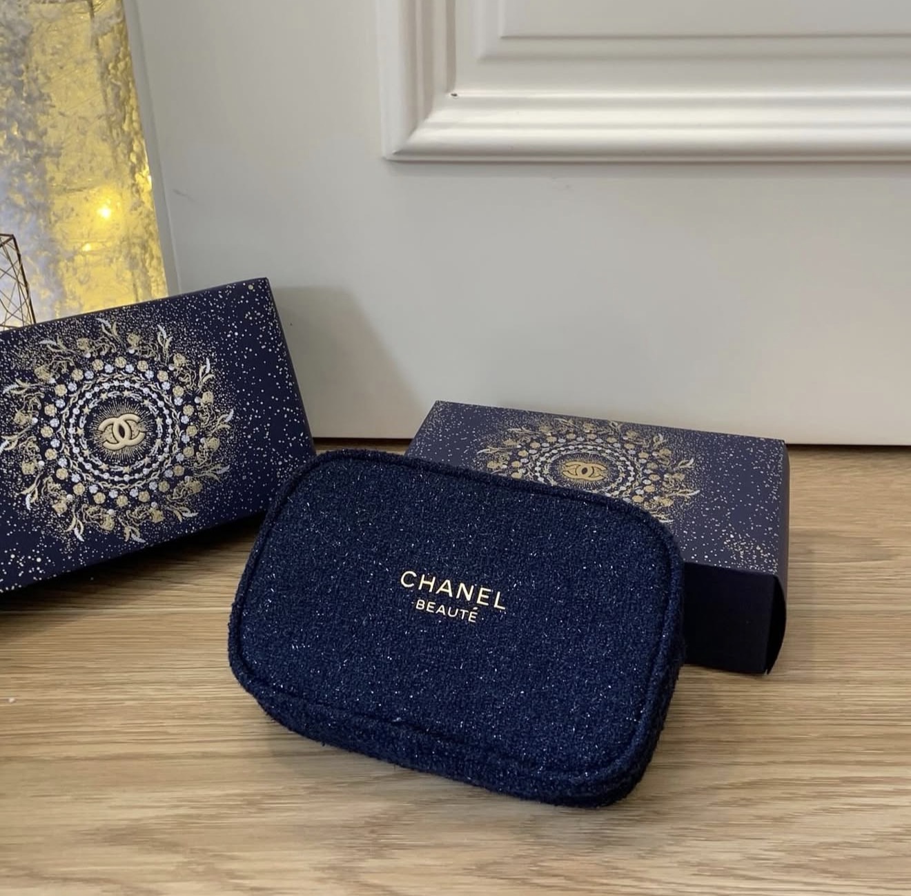 Authentic Chanel GWP Bag with Box and FREE Adjustable Gold Chain - Image 5