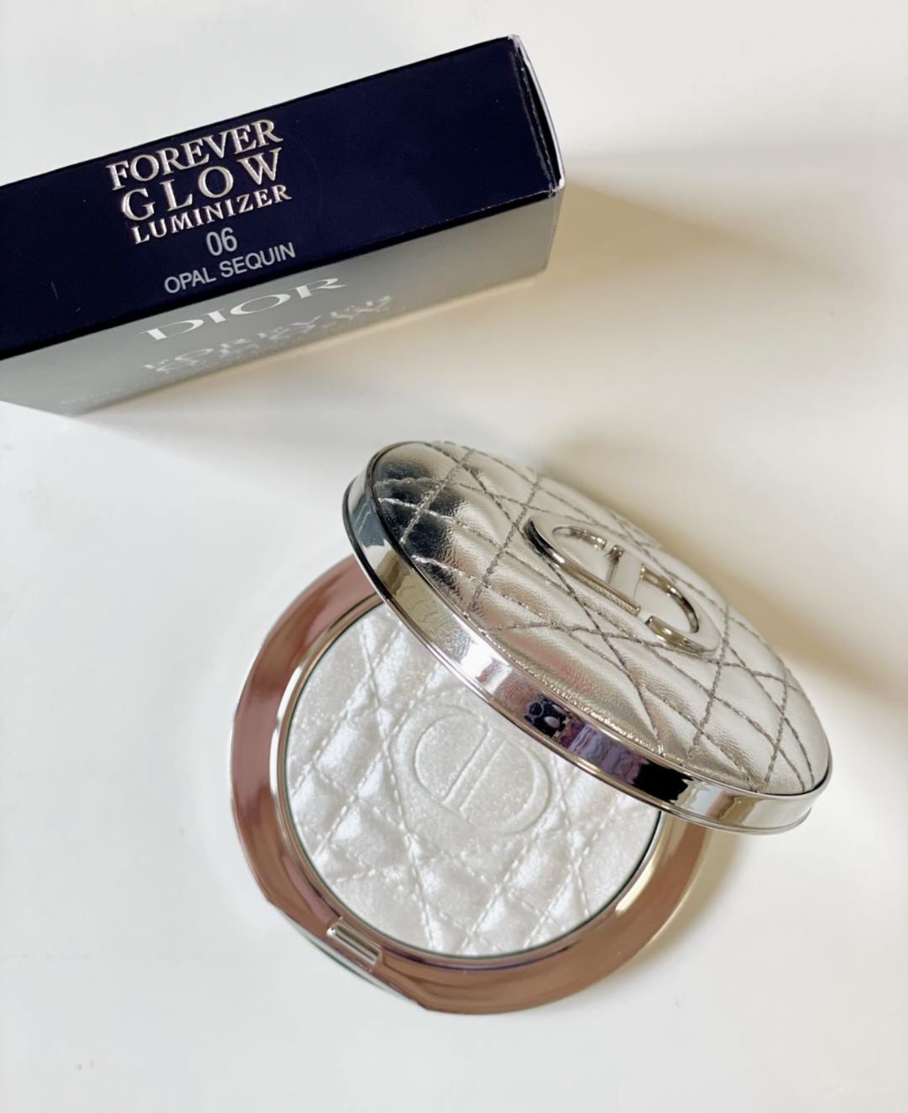 Dior Forever Glow Luminizer Complete with FREE paperbag - Image 4