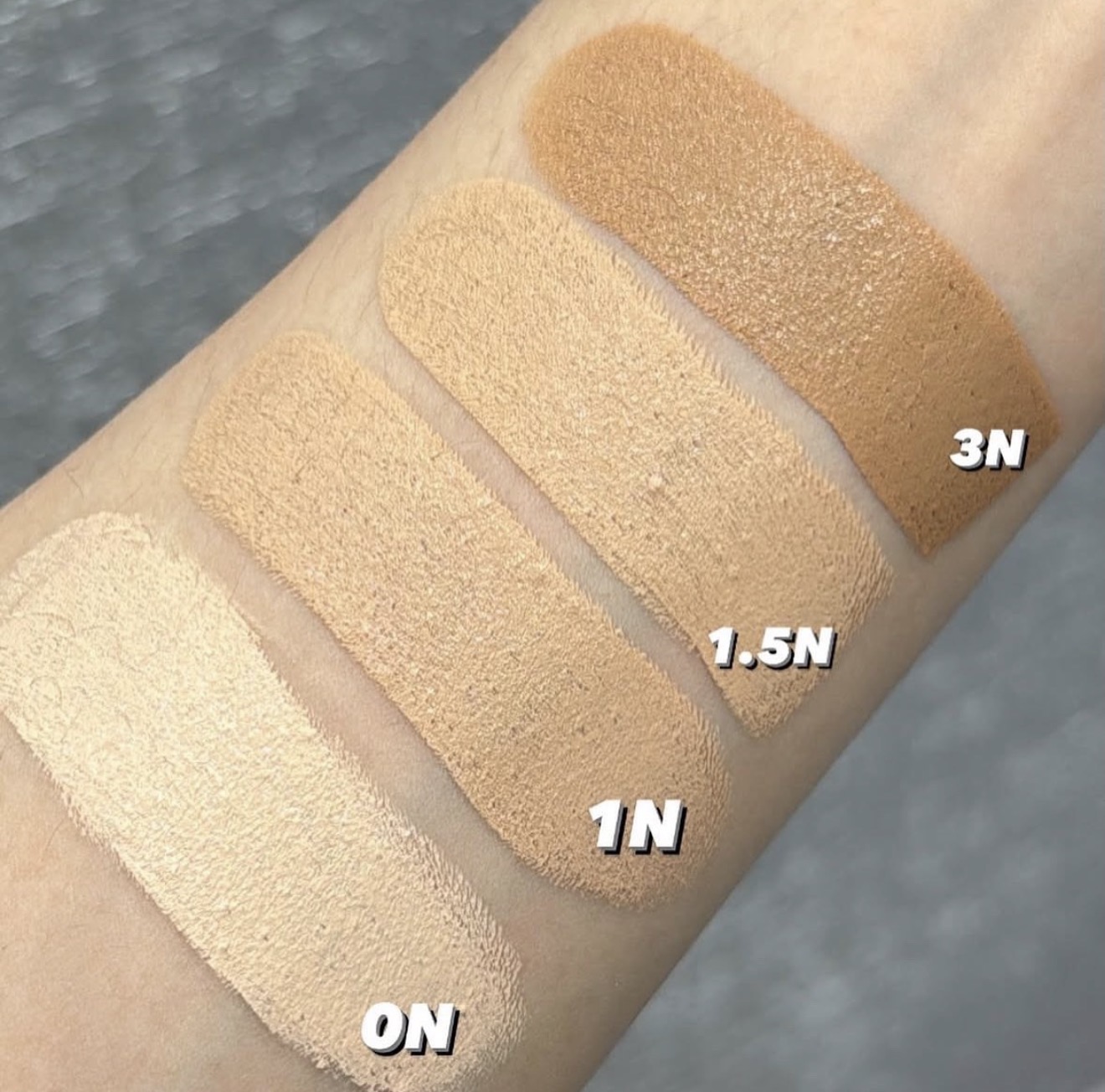 Dior Forever Foundation Mini in 0N  - Image 3