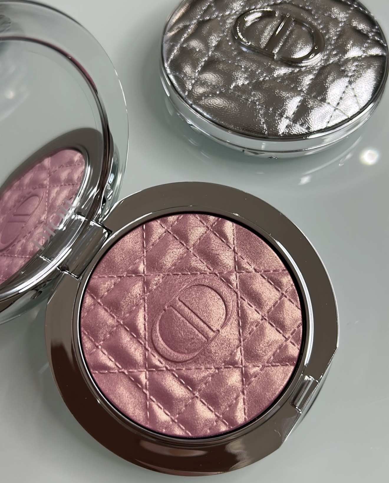Dior Forever Glow Luminizer Complete with FREE paperbag - Image 7