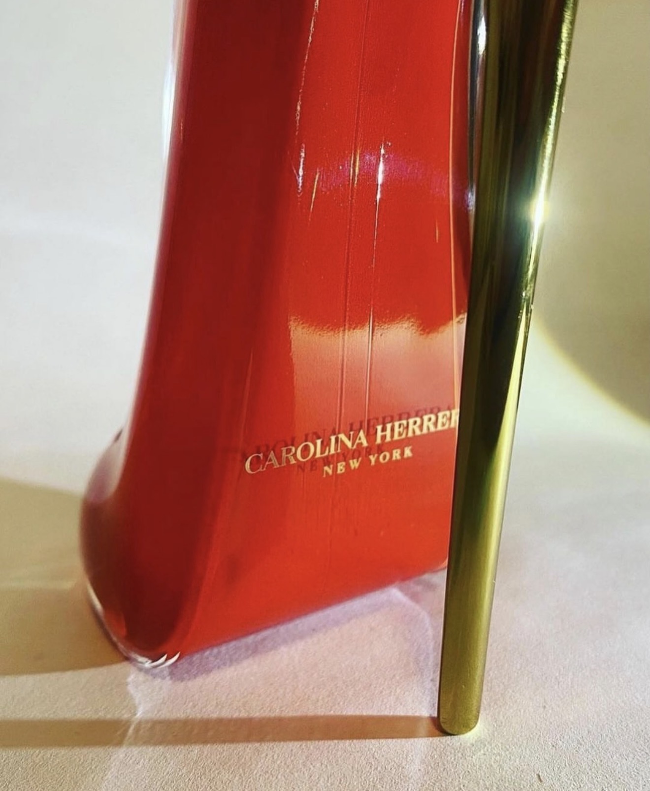 Carolina Herrera Very Good Girl Eau De Parfum 50ml - Image 3
