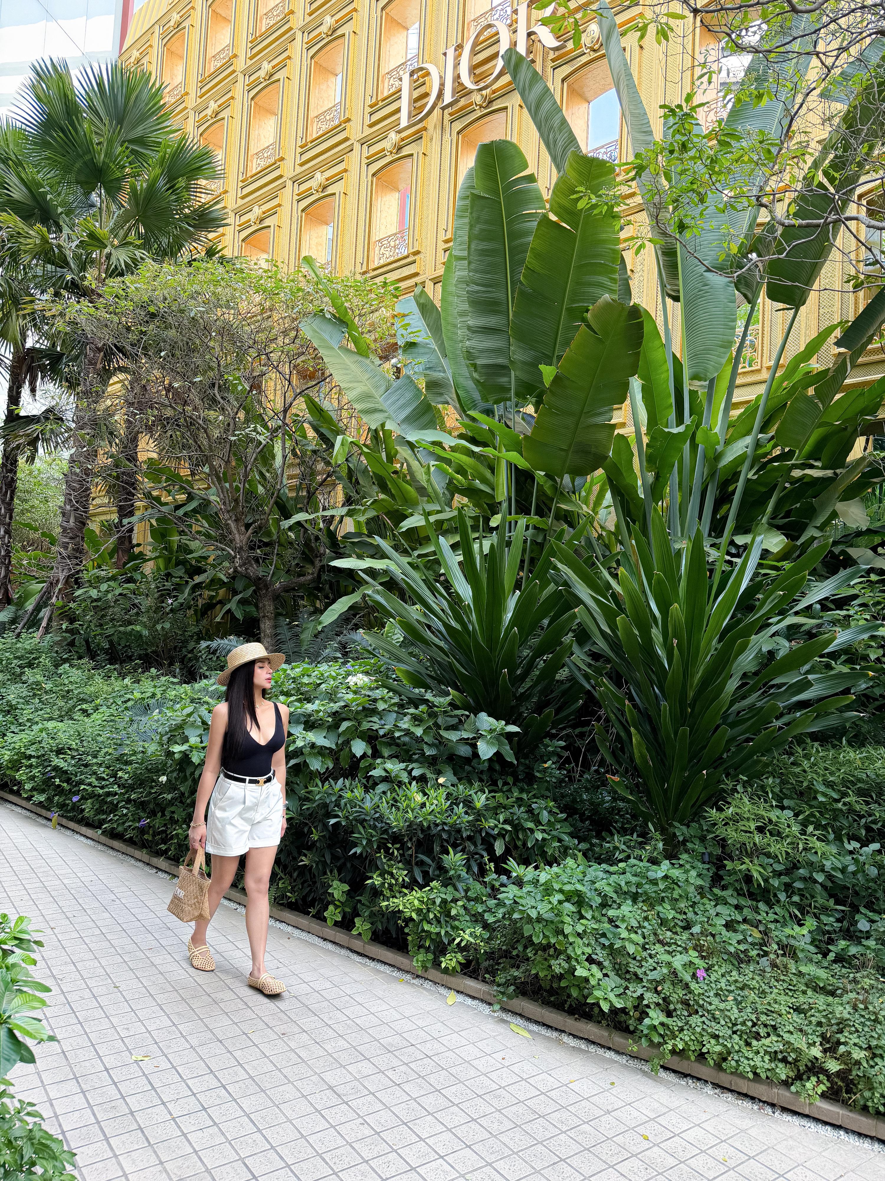 Authentic GWP Dior Raffia Bag Medium Size - Image 6