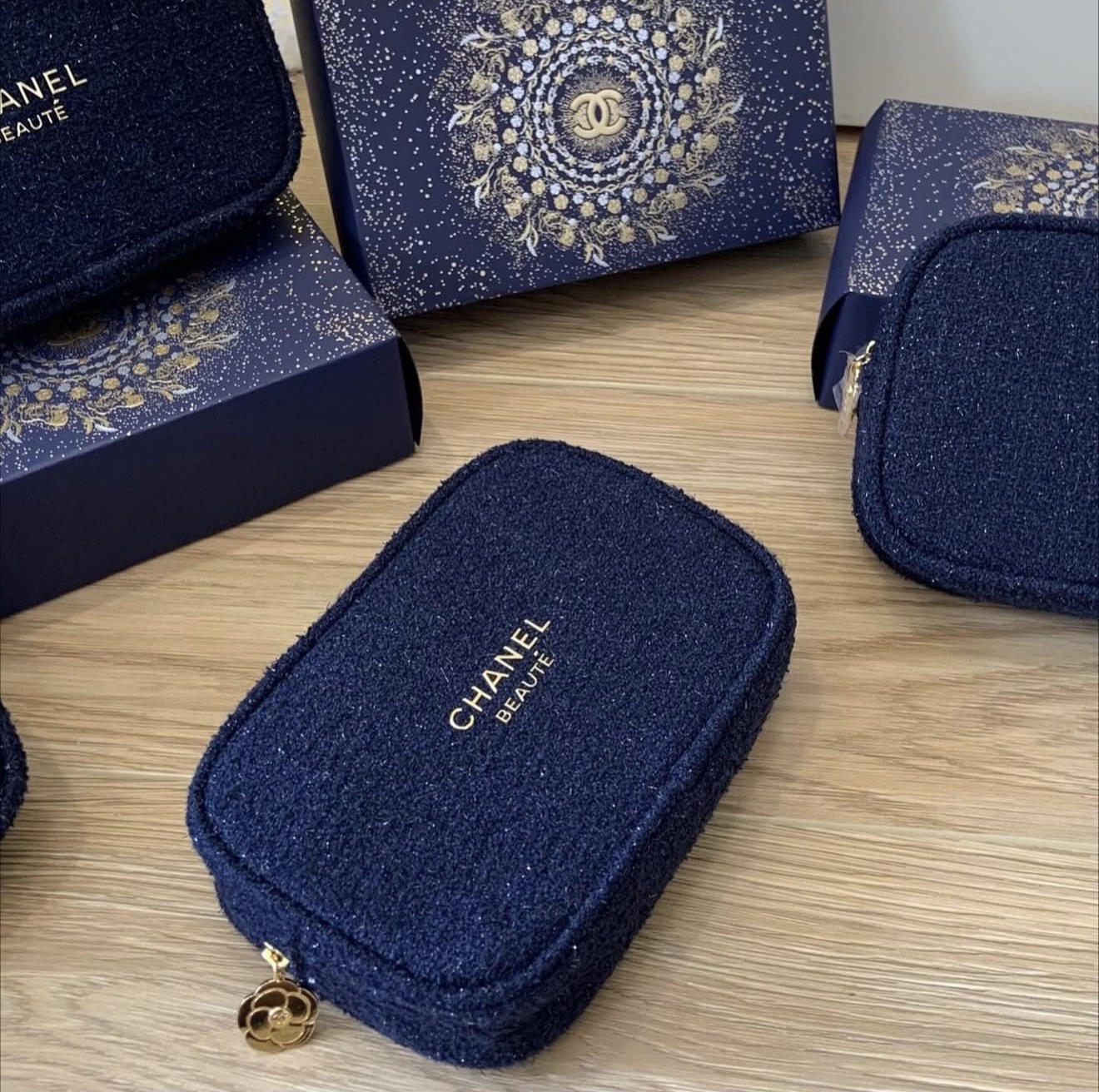 Authentic Chanel GWP Bag with Box and FREE Adjustable Gold Chain - Image 4