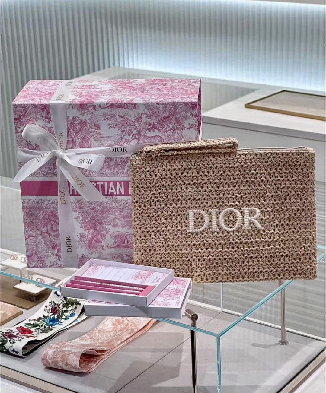Authentic GWP Dior Raffia Pouch 2025 - Image 3