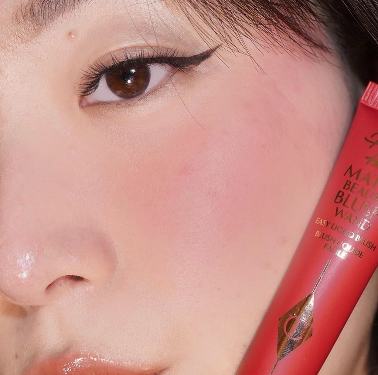 Charlotte Tilbury Pillowtalk Matte Beauty Blush Wand Full Size in Dream Pop  - Image 4